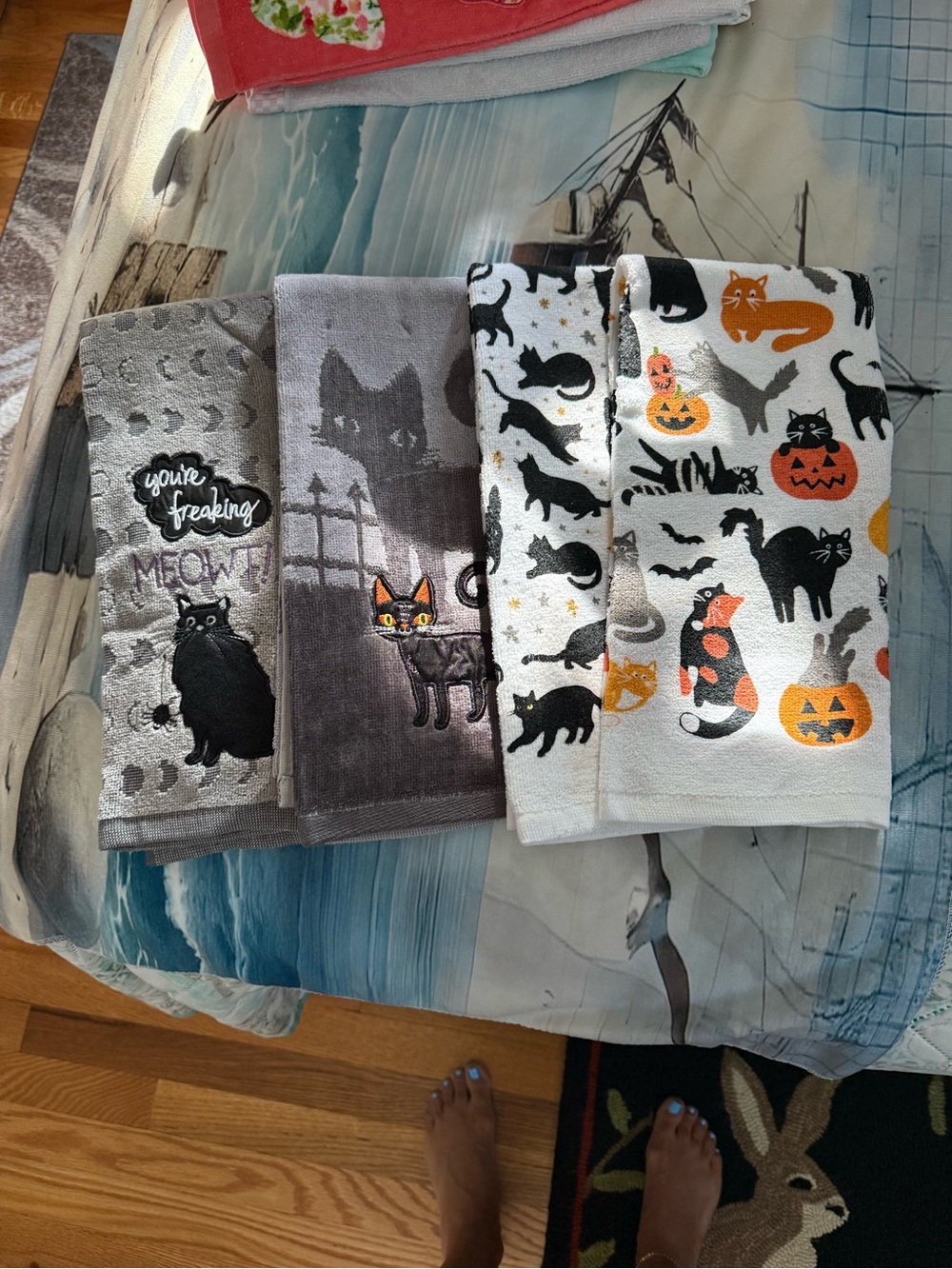 Kohl's Set of 4 Halloween Black Cat Hand Towels